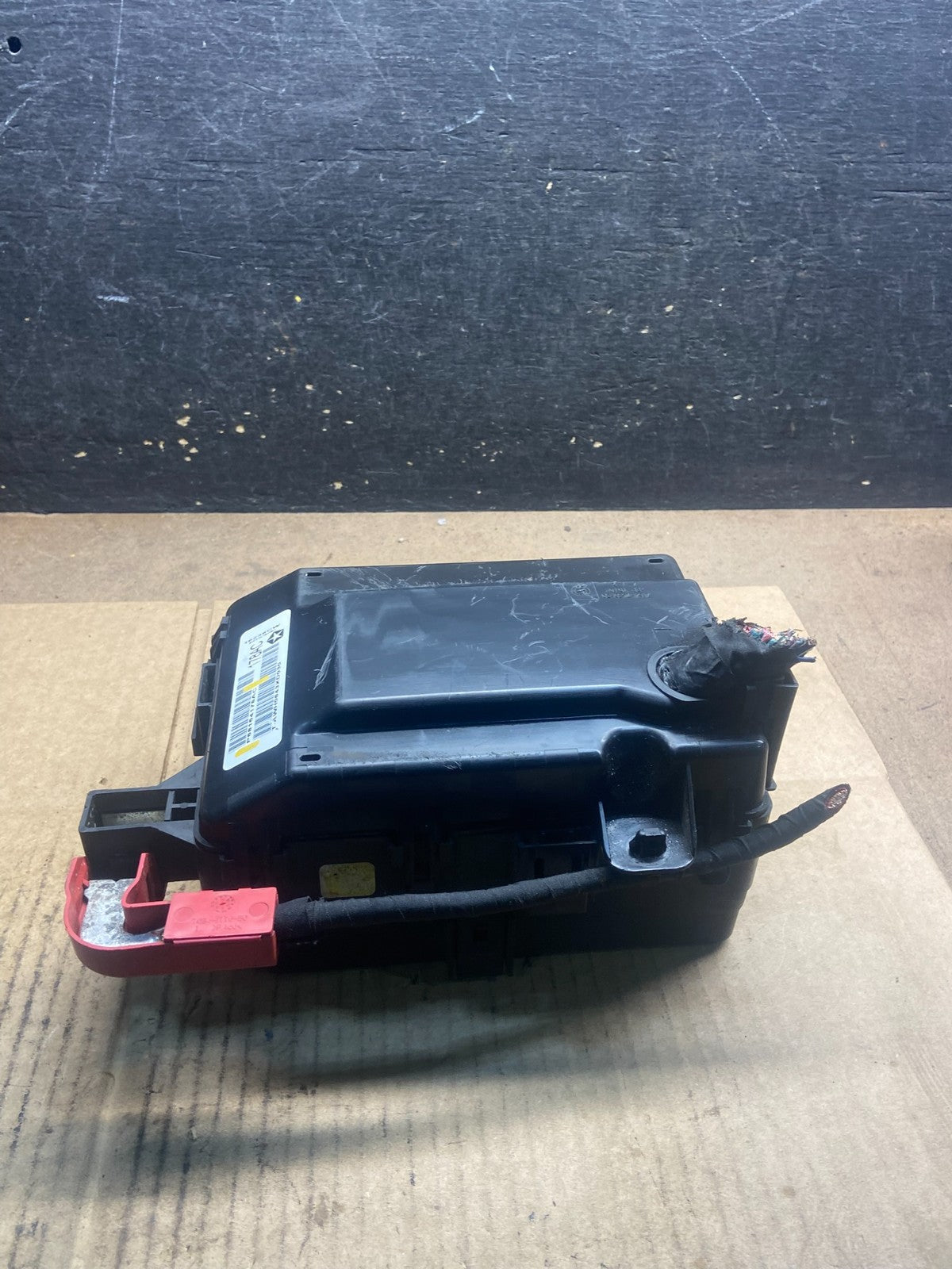 Dodge Chrysler Fuse Box p68164178ac Y4357 PS3