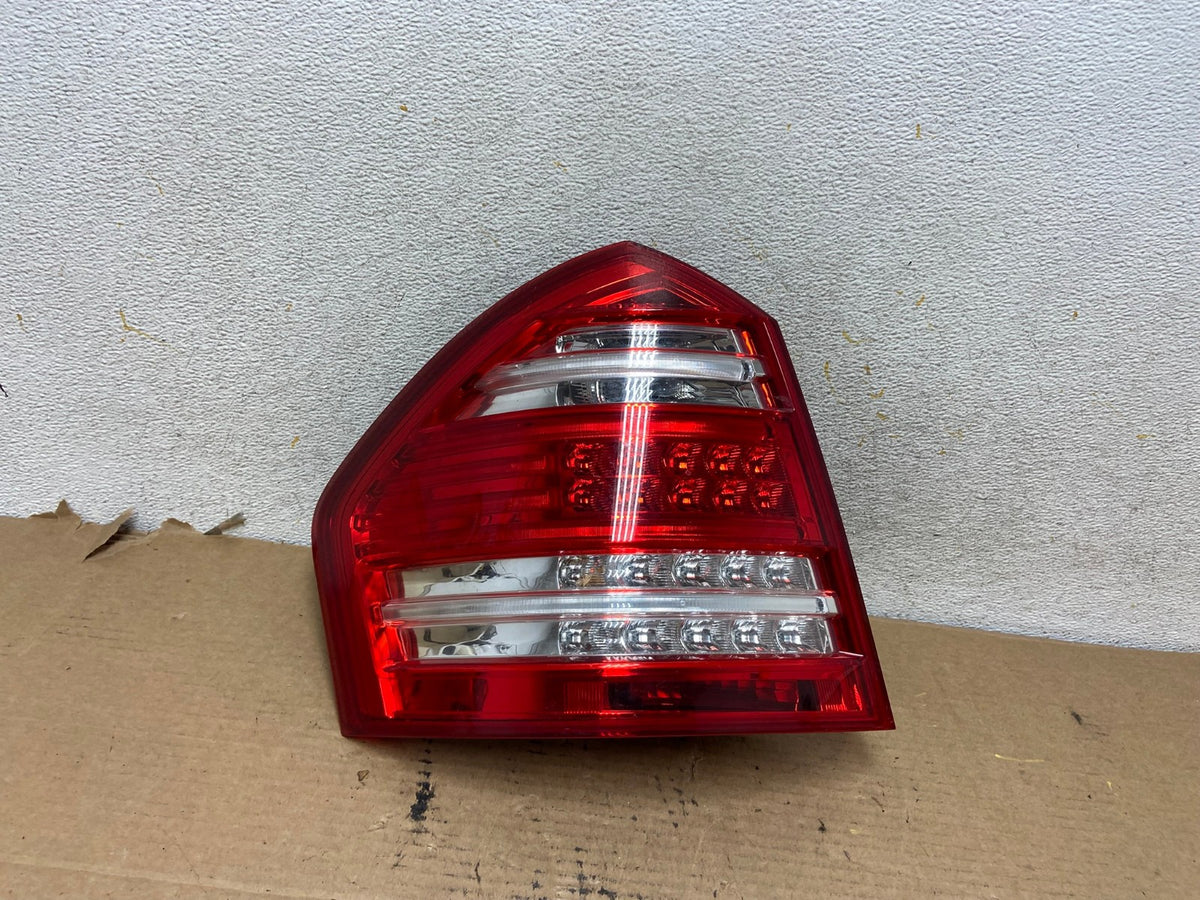 2010 2011 2012 Mercedes GL-Class GL450 Left Driver LED Tail Light AH4393 LK0