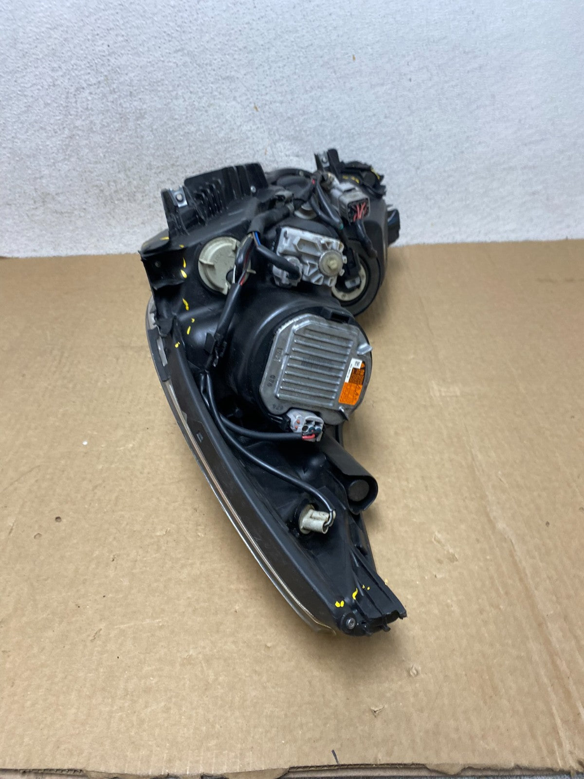 2015 to 2017 Subaru Legacy Outback Right Passenger Xenon HID Headlight AF9526 DW11