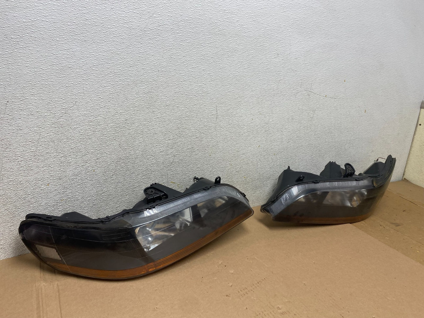 1998 to 2002 Honda Accord Black Left+Right Set Side Headlights R1157 DW2