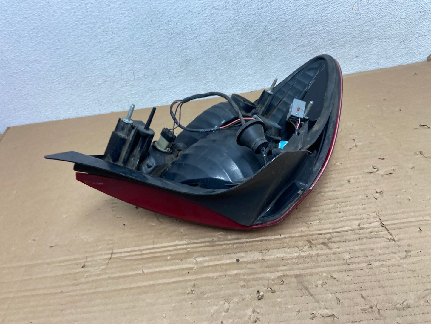 2000 to 2003 Ford Taurus Right Passenger Rh Side Tail Light AD4313 LK4