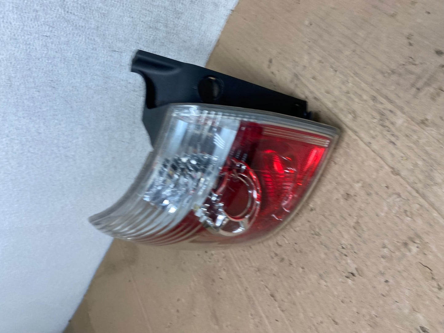 2007 to 2012 GMC Acadia Tail Light Left Driver Lh Side AE9334 LK1