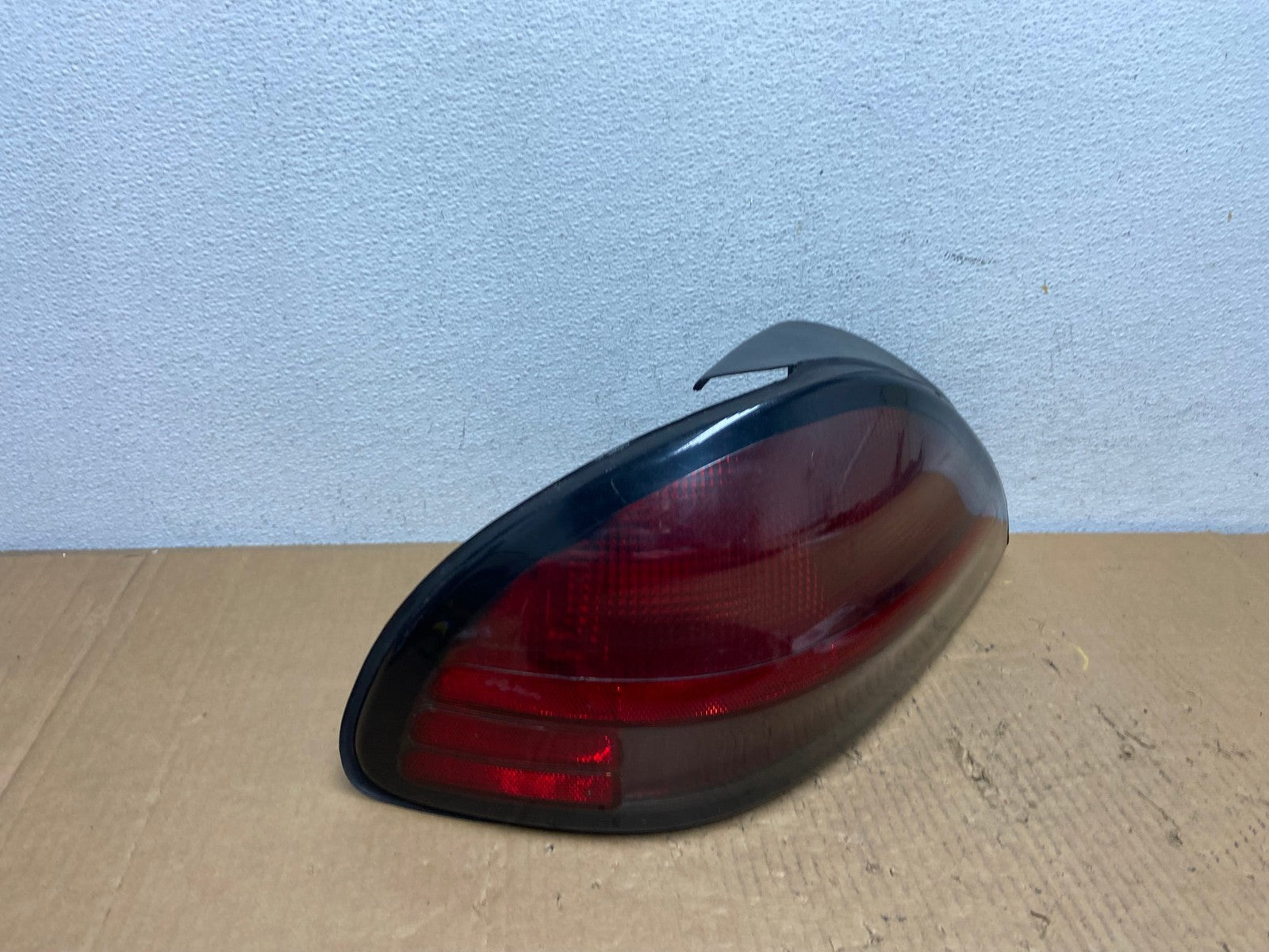 1999-2005 Pontiac Grand AM Left Driver LH Side Tail Light AD1113 LK2