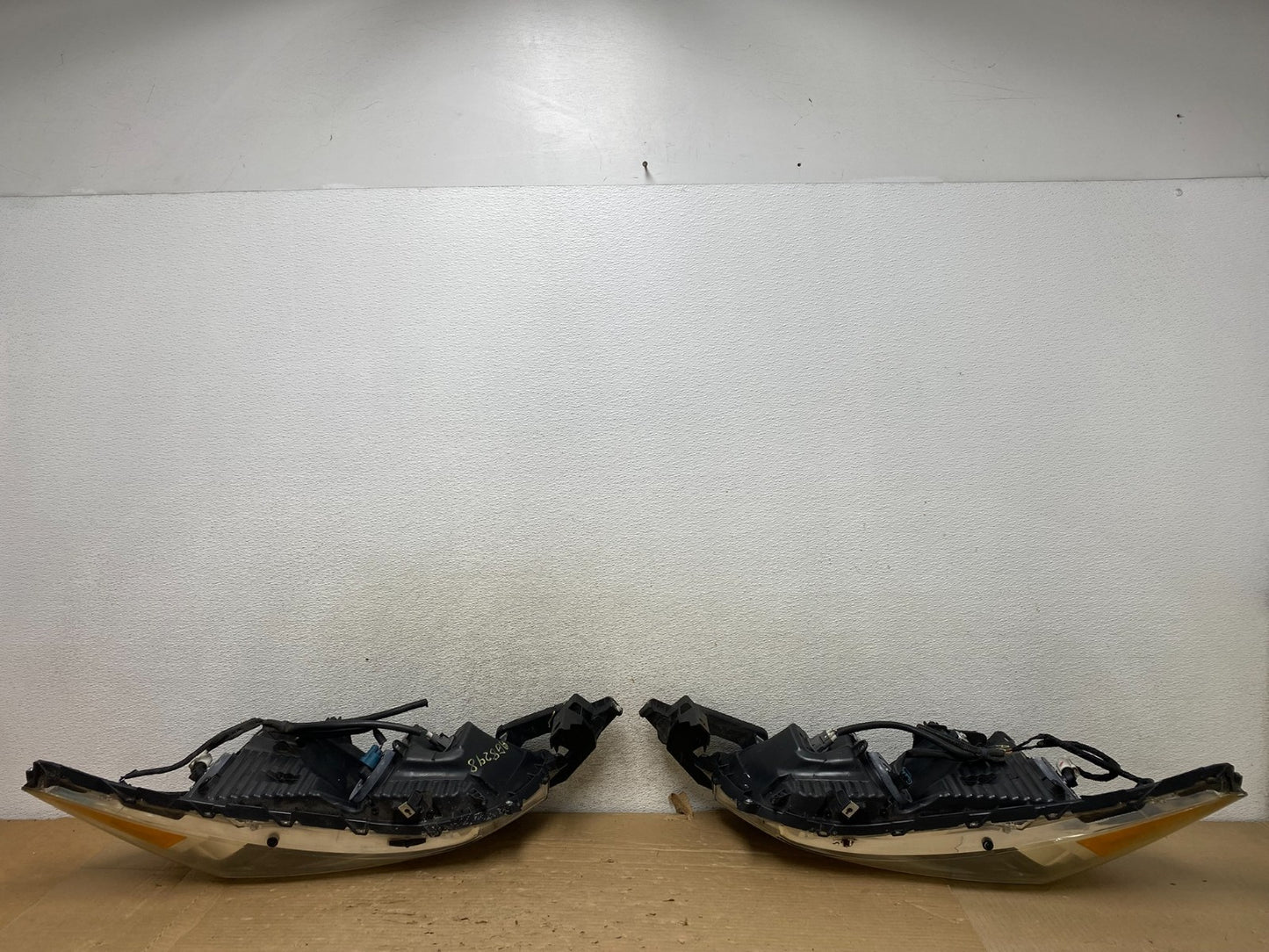 2008 to 2012 Honda Accord Sedan Left+Right Set Halogen Headlights AG8298 DW6