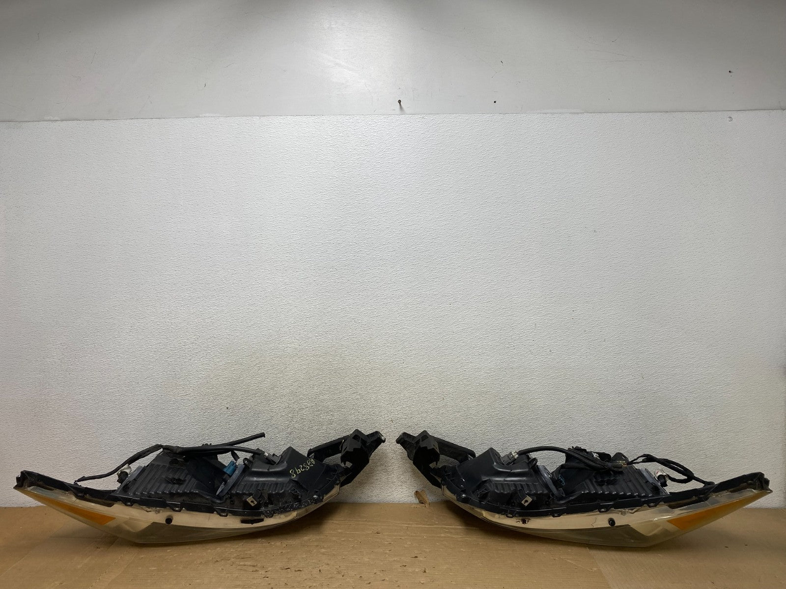 2008 to 2012 Honda Accord Sedan Left+Right Set Halogen Headlights AG8298 DW6