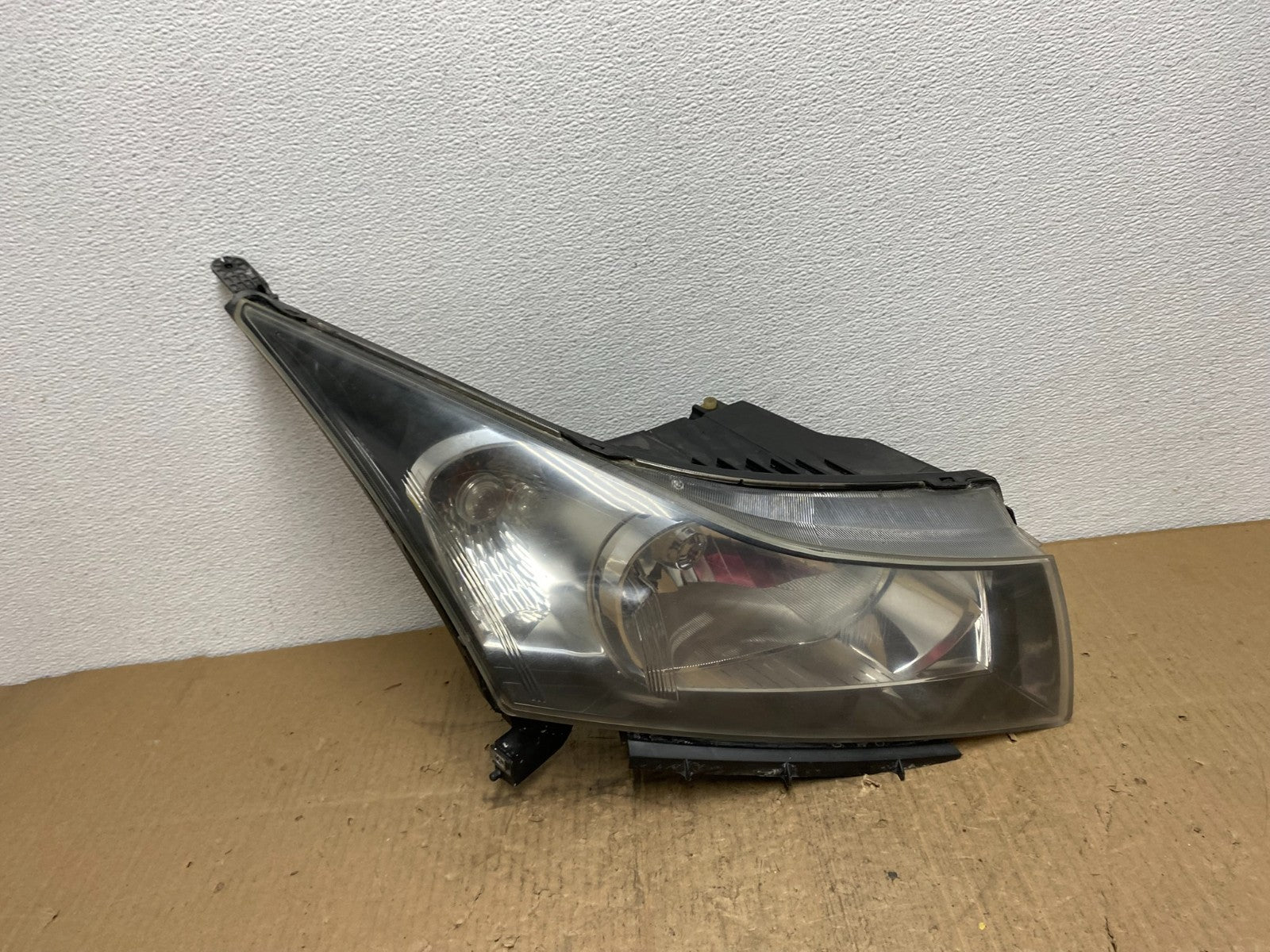 2011 to 2015 Chevrolet Cruze Halogen Right Passenger Rh Headlight Oem AB8530 DW0