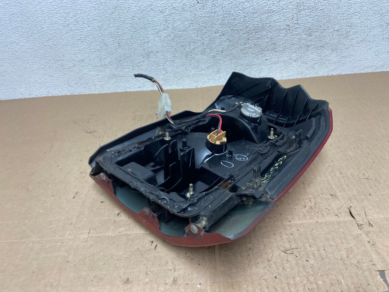 2001 2002 Subaru Forester Left Driver LH Side Tail Light AE6553 LK6