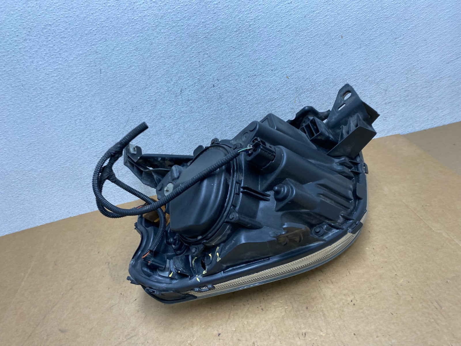 2005 - 2007 Mercury Montego Right Passenger Side Headlight Xenon HID AE3271 DW7
