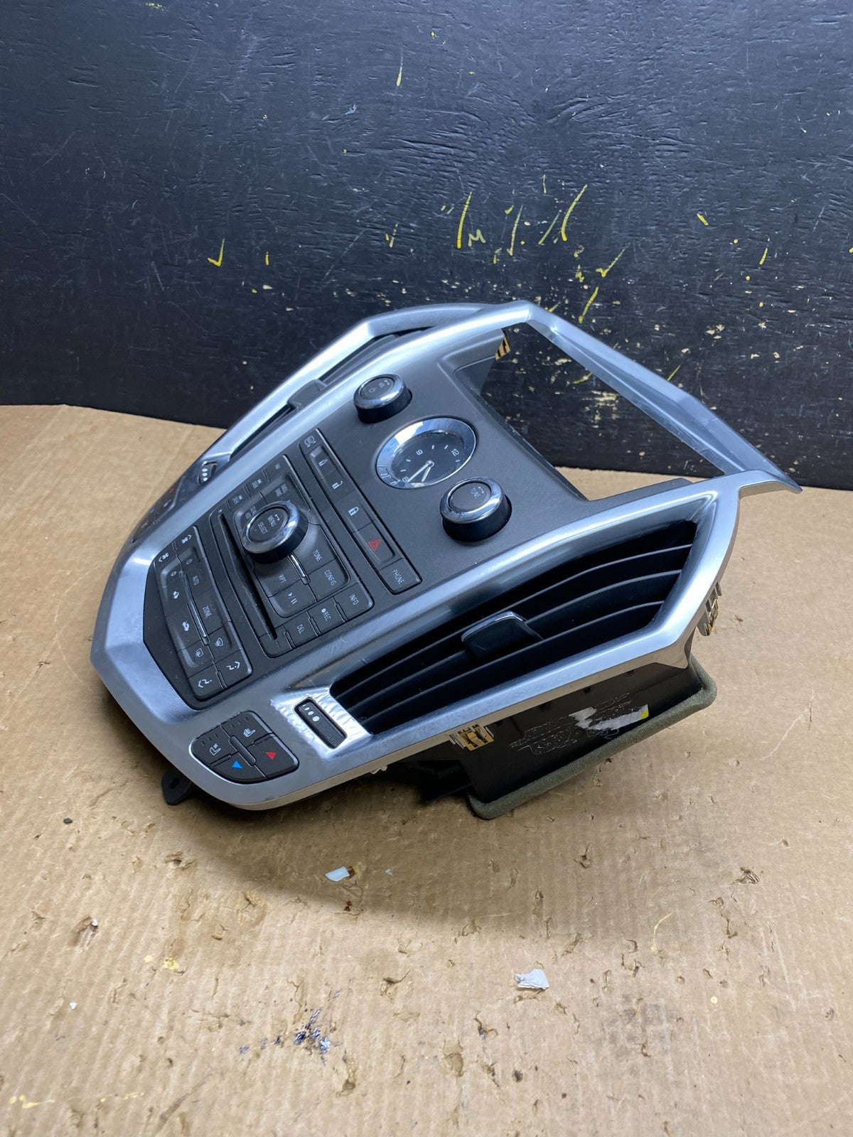 2011-2012 Cadillac SRX A/C Heater Radio Climate Control Panel Bezel OEM Z4339 DG2