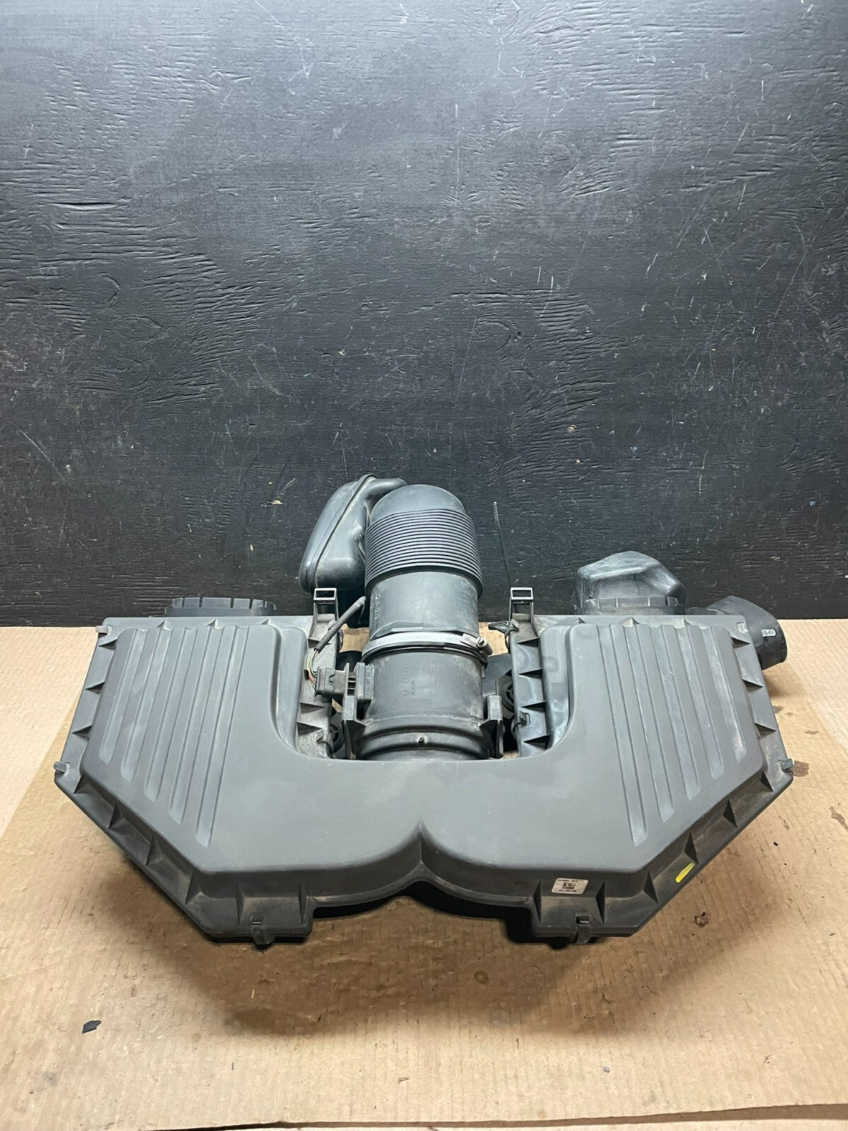2007 to 2010 BMW E70 X5 N62 Air Intake Cleaner Filter 7548896 OEM J7481 DG0
