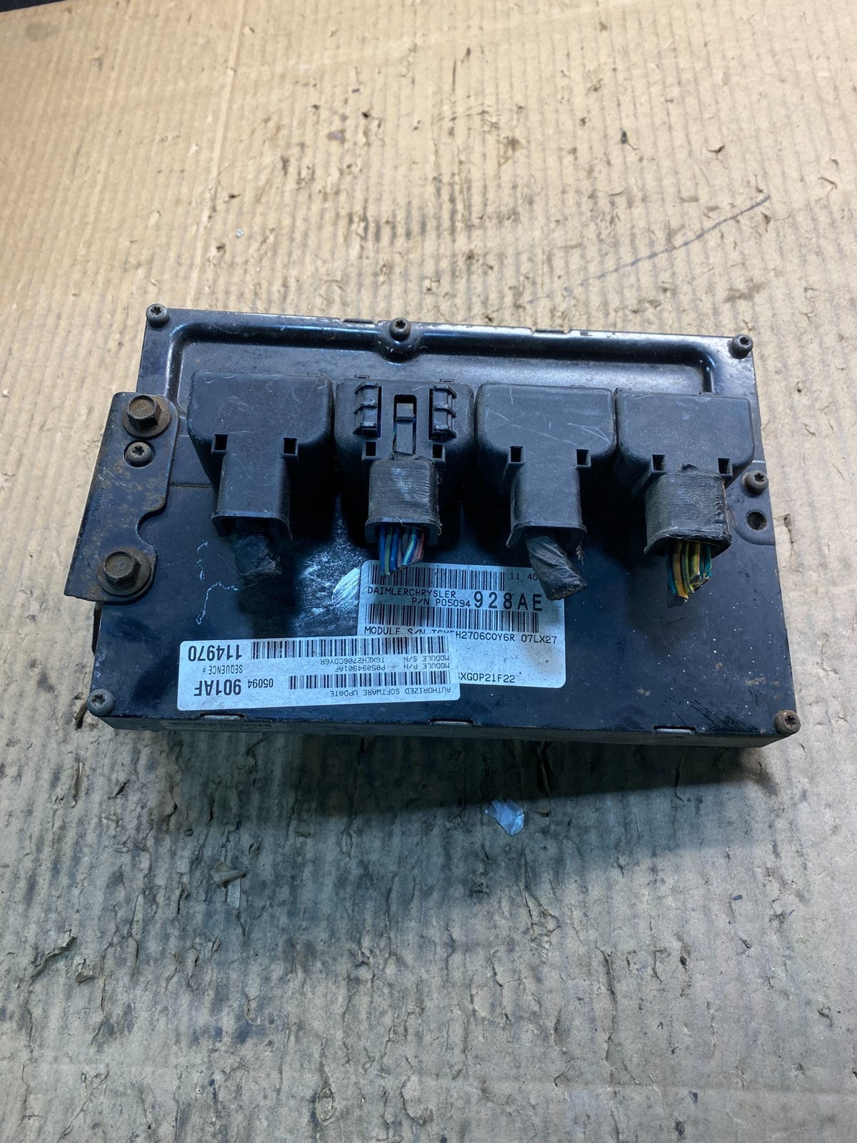 2007  Dodge Magnum Charger Chrysler 300 Engine Control ECU ECM Y1520 DG0