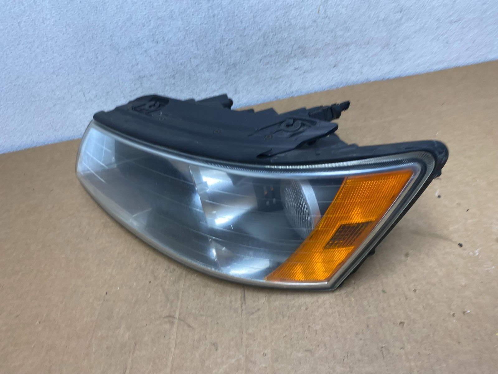 2006 to 2008 Hyundai Sonata Left Driver LH Side Headlight Halogen AD6042 DW1