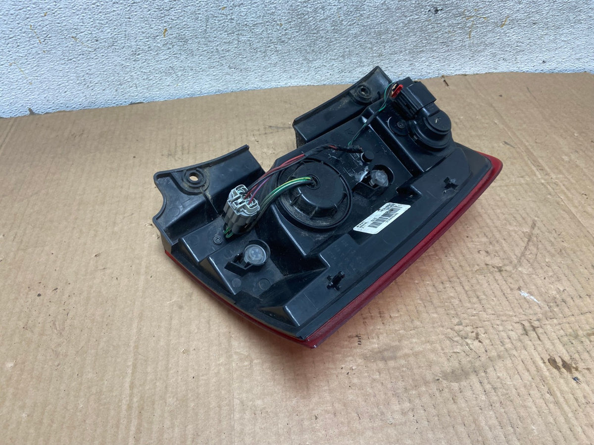 2004 to 2010 Infiniti Qx56 Left Driver LH Side Tail Light AI7020 LK5