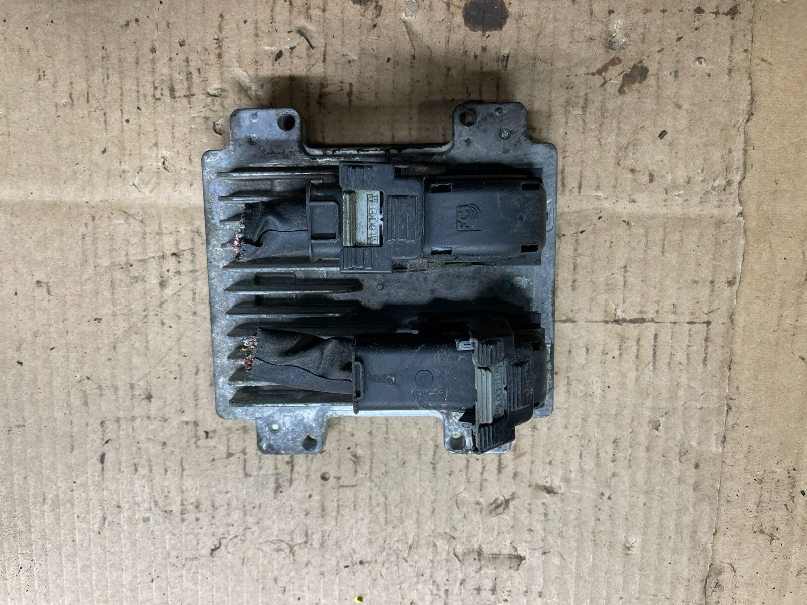 2009 to 2012 Chevrolet Silverado Sierra Engine Control Module ECM ECU N4927 DG0