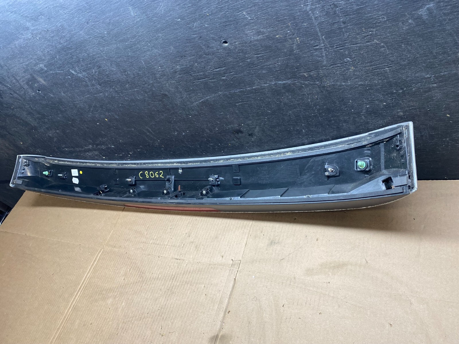 2007 to 2009 Audi Q7 Rear Tailgate Spoiler W/ 3RD Third Brake Light OEM C8062 DG7