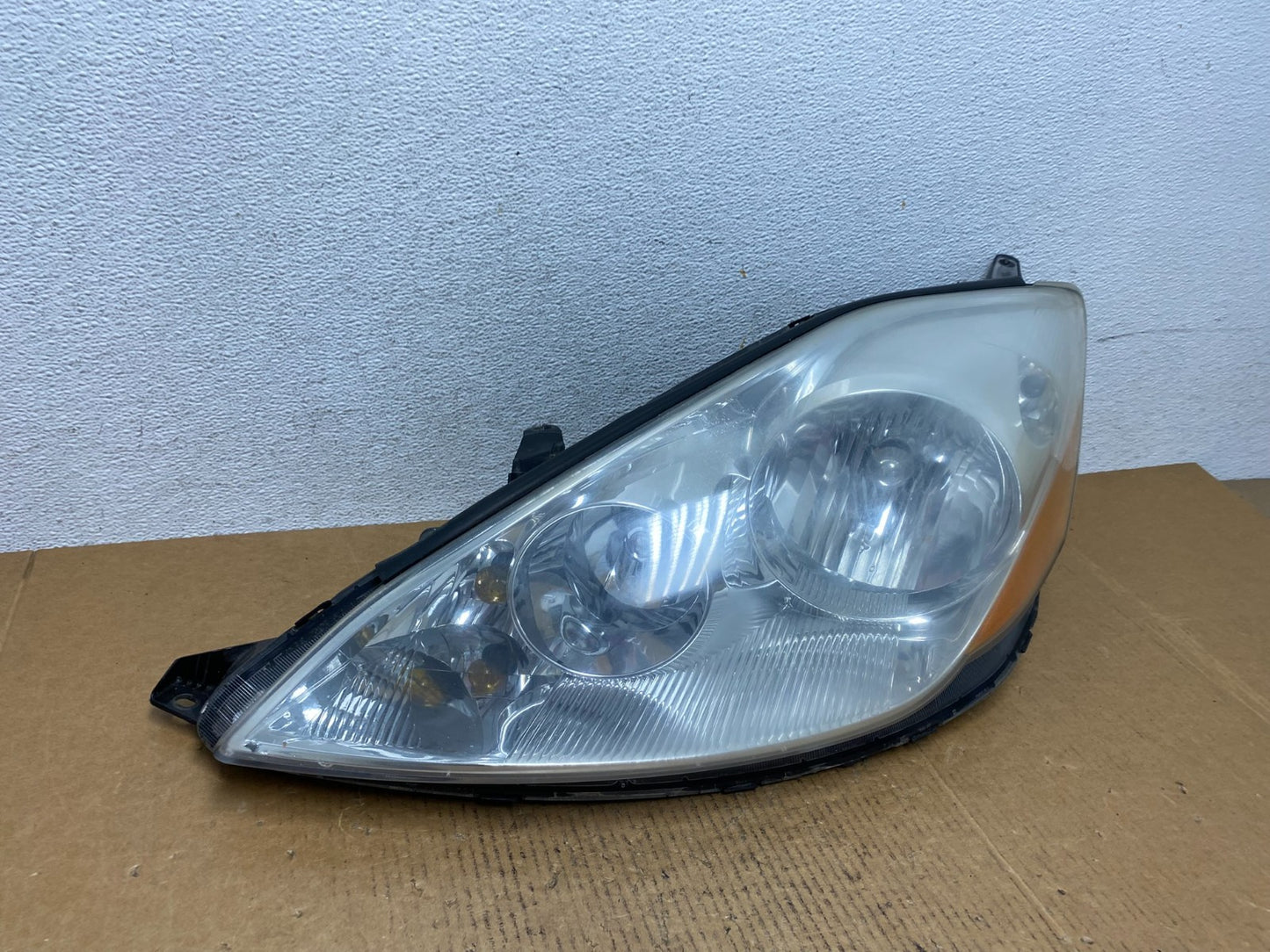 2006 to 2010 Toyota Sienna Left Driver Lh Side Headlight Halogen AE0370 DW2