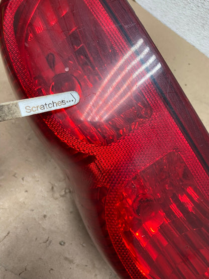 2002 to 2006 Chevrolet Avalanche Left Driver LH Tail Light AG5529 LK3