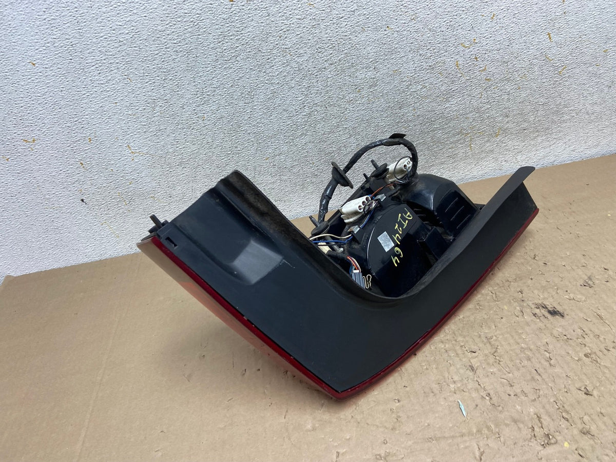 2003 to 2007 Cadillac Cts Left Driver LH Side Tail Light AI2464 LK4