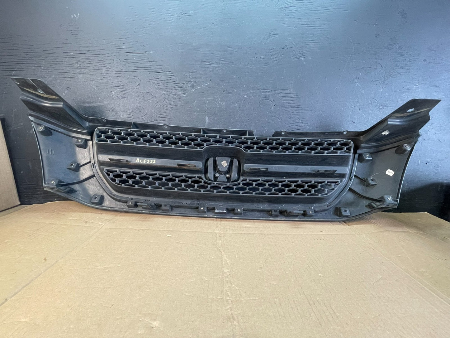 2003 2004 2005 Honda Pilot Front Upper Grill Grille AC5322 DG5