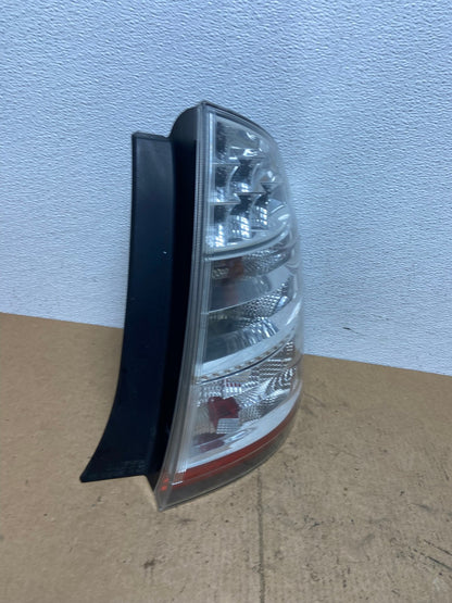 2006 to 2009 Toyota Prius Tail Light Right Passenger Side AC3598 LK2