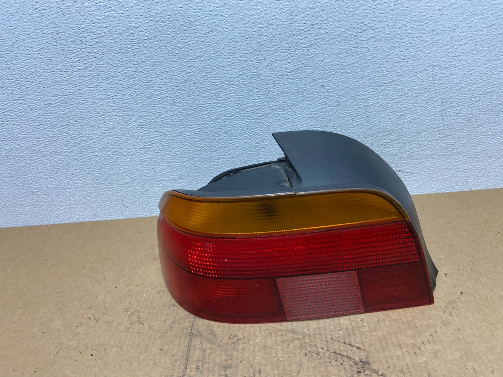 1996-2000 BMW 5-SERIES E39 528i 540i Left Driver Side LH Tail Light Oem AC31860