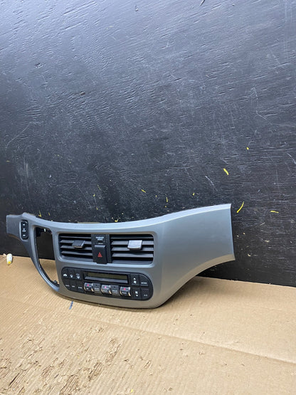 2005 to 2010 Honda Odyssey  Radio Climate Control Dash Trim Bezel V7474 DG2