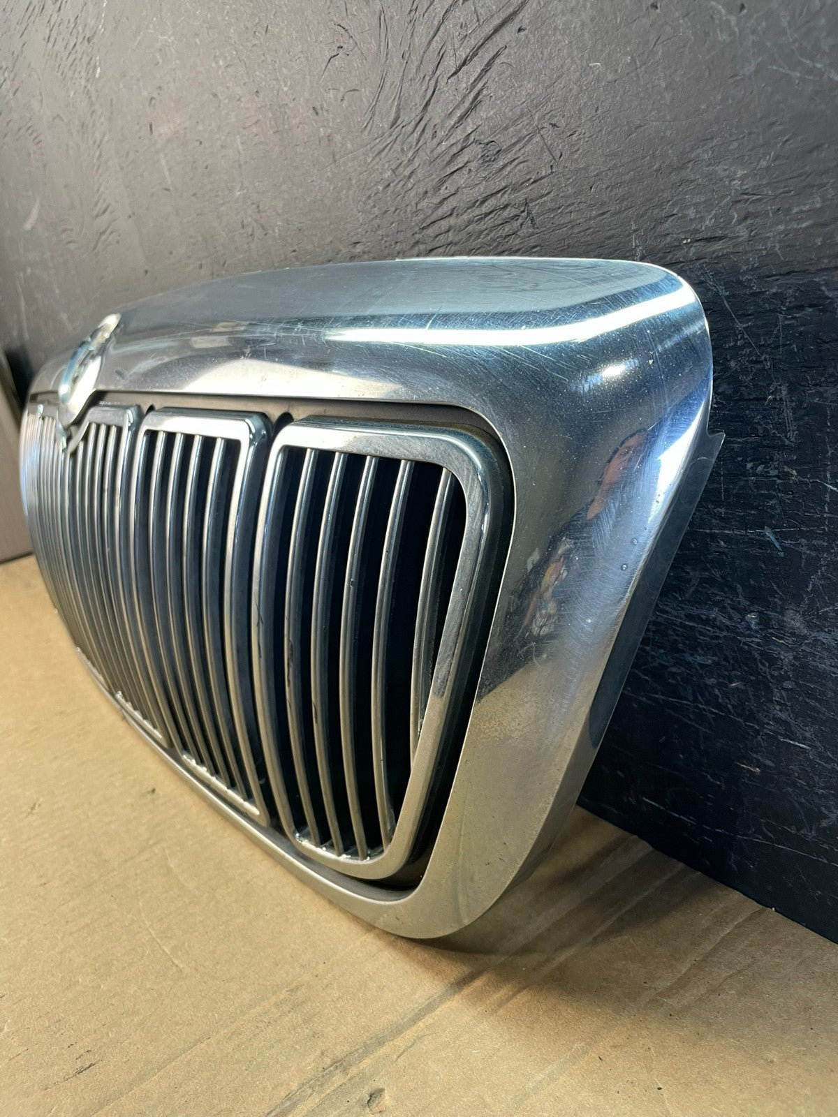 1998 to 2002 Mercury Grand Marquis Front Upper Grill Grille ad0266 DG1