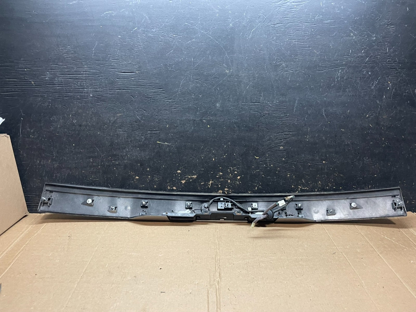 2009 - 2013 Subaru Forester  Liftgate Tailgate Trunk Trim Molding Z5740 DG6