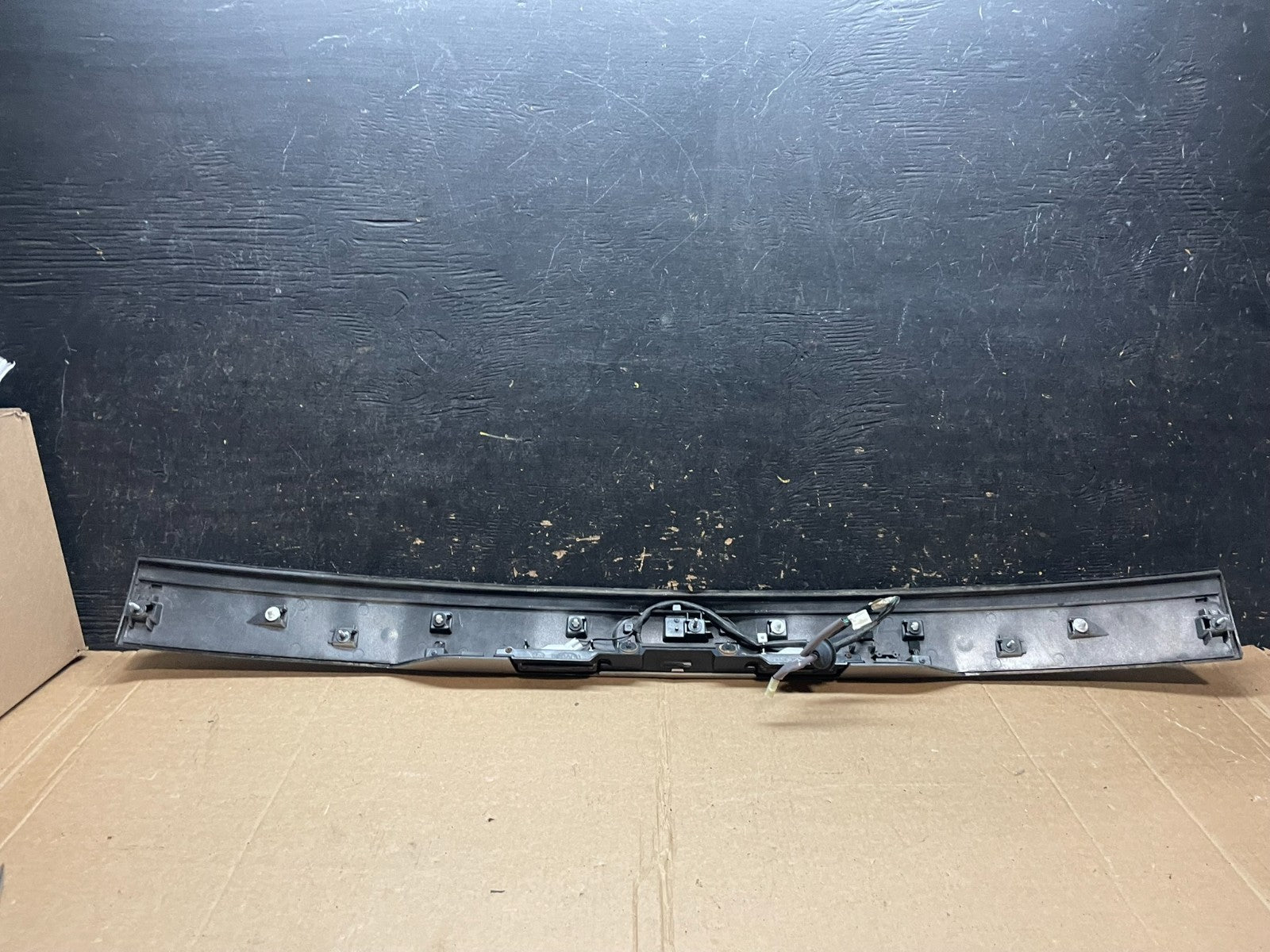 2009 - 2013 Subaru Forester  Liftgate Tailgate Trunk Trim Molding Z5740 DG6