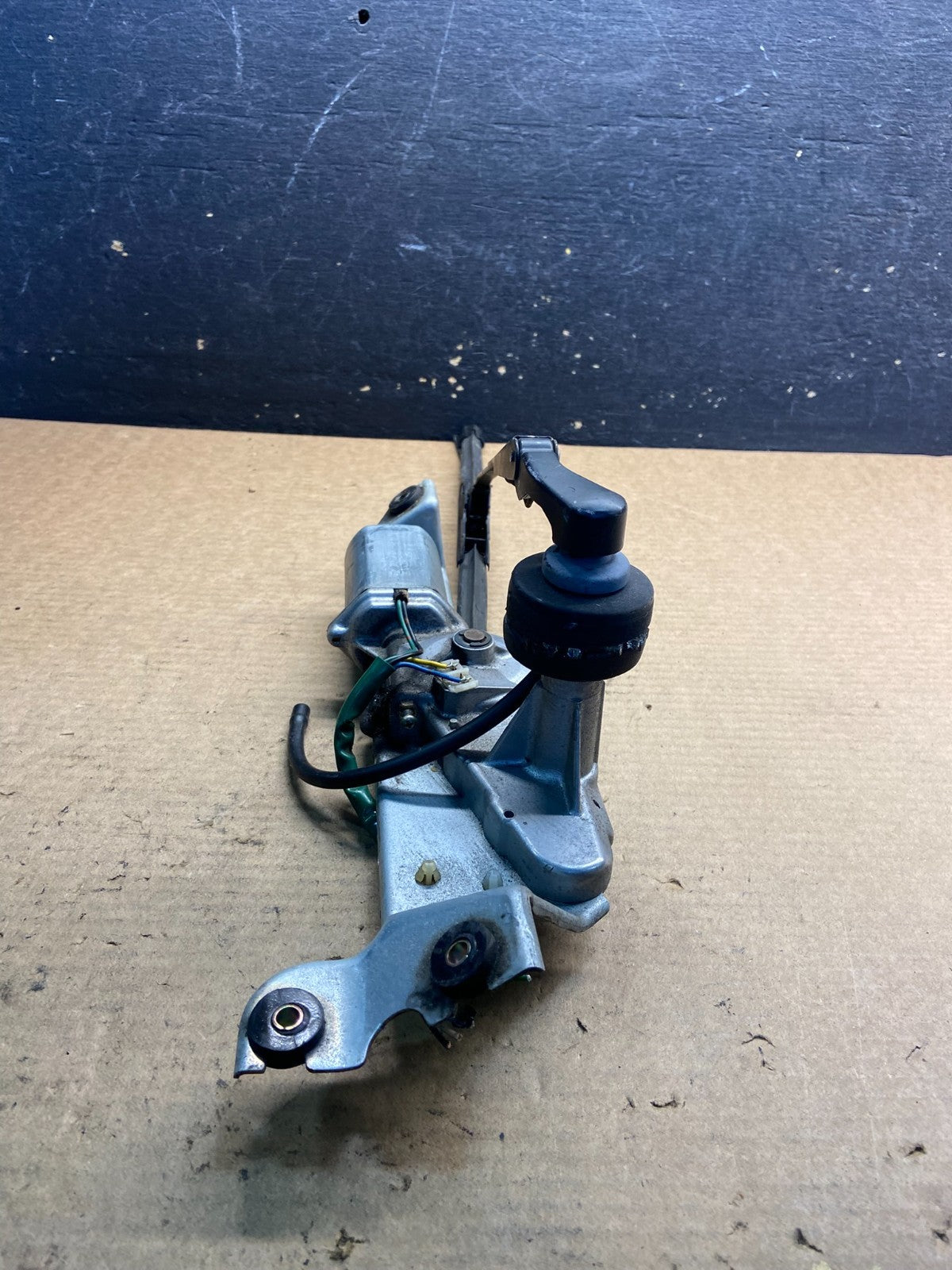 1991 to 1998 Mitsubishi Space Runner Wiper Motor Rear AA0680 DG4