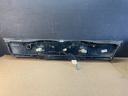 2003 2004 2005 Mercury Grand Marquis Trunk Lid Center Tail Light AD0102 DG6