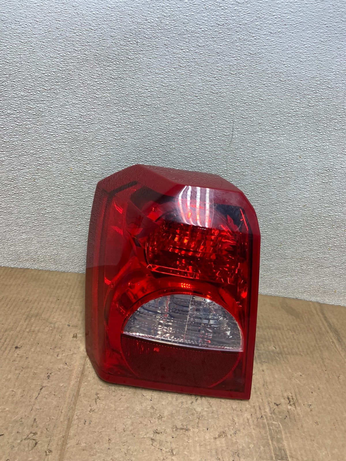 2008 2009 2010 2011 2012 Dodge Caliber Tail Light Left Driver Side Oem AA66310