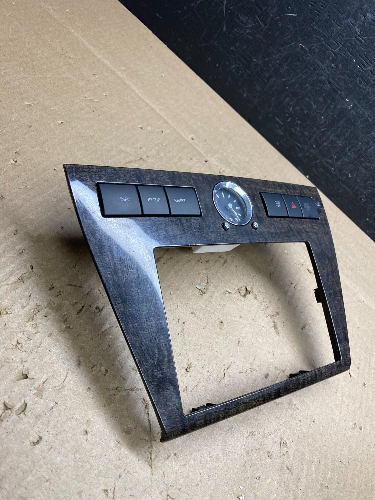 2006 to 2009 Ford Fusion Center Dash Radio Clock Bezel Trim ac6594 DG2