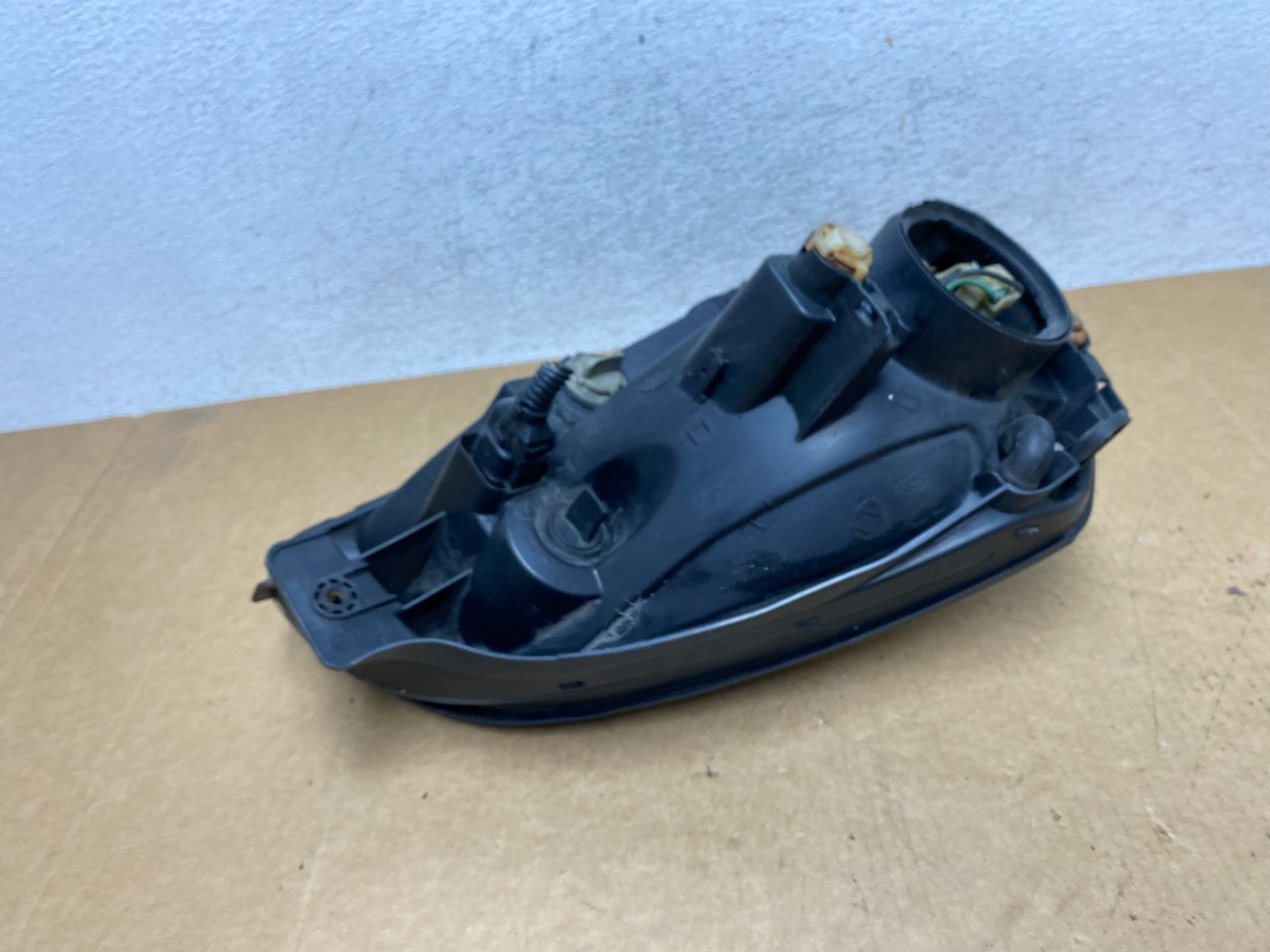 2005 to 2008 Hyundai Tucson Left Driver LH Side Headlight AE3041 DW4