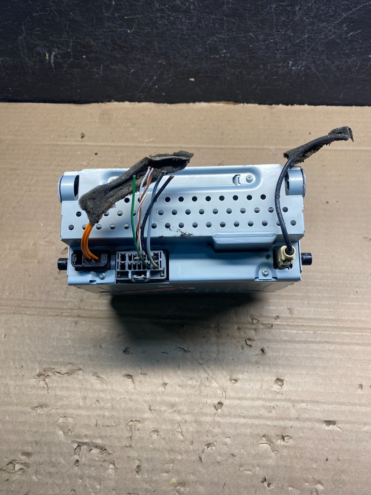 2008 to 2011 Volvo V70 CD Player Radio Head Unit ad9487 DG5