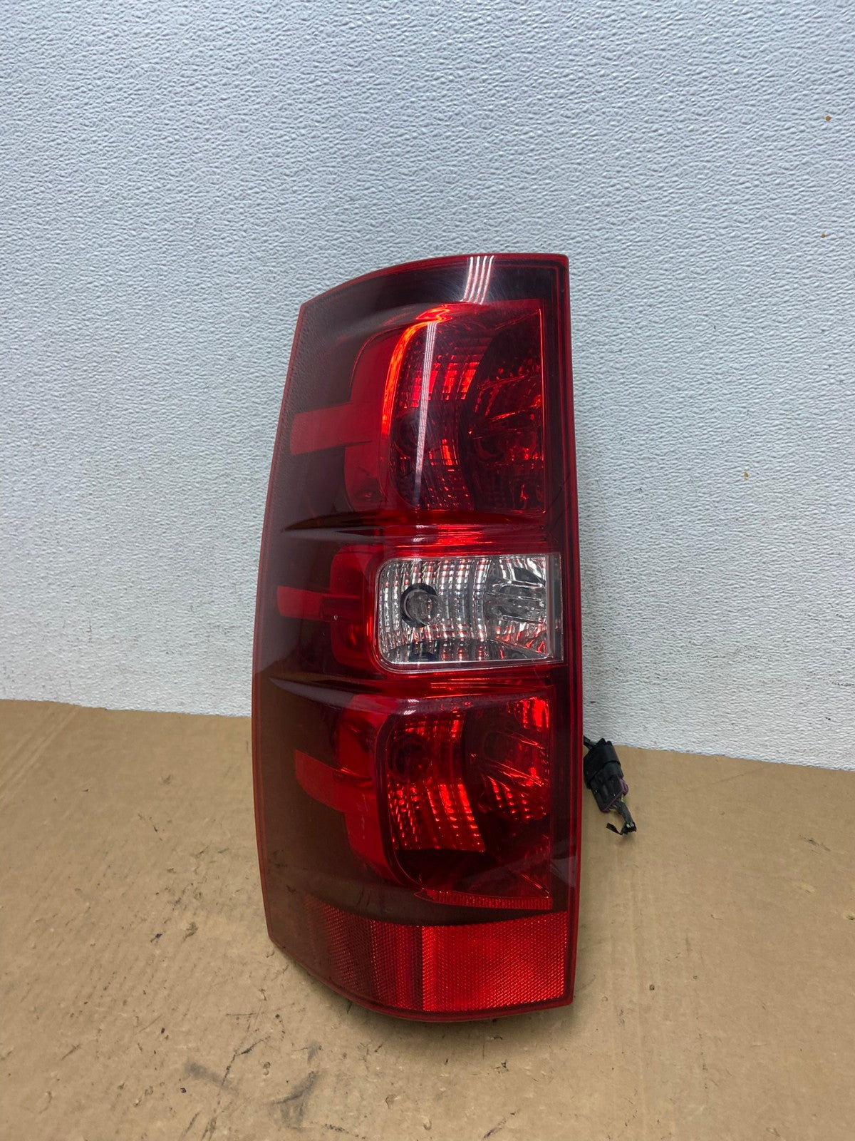 2008-2014 Chevrolet Tahoe Suburban Driver Lh Left Side Tail Light DEPO AD3771 LK0