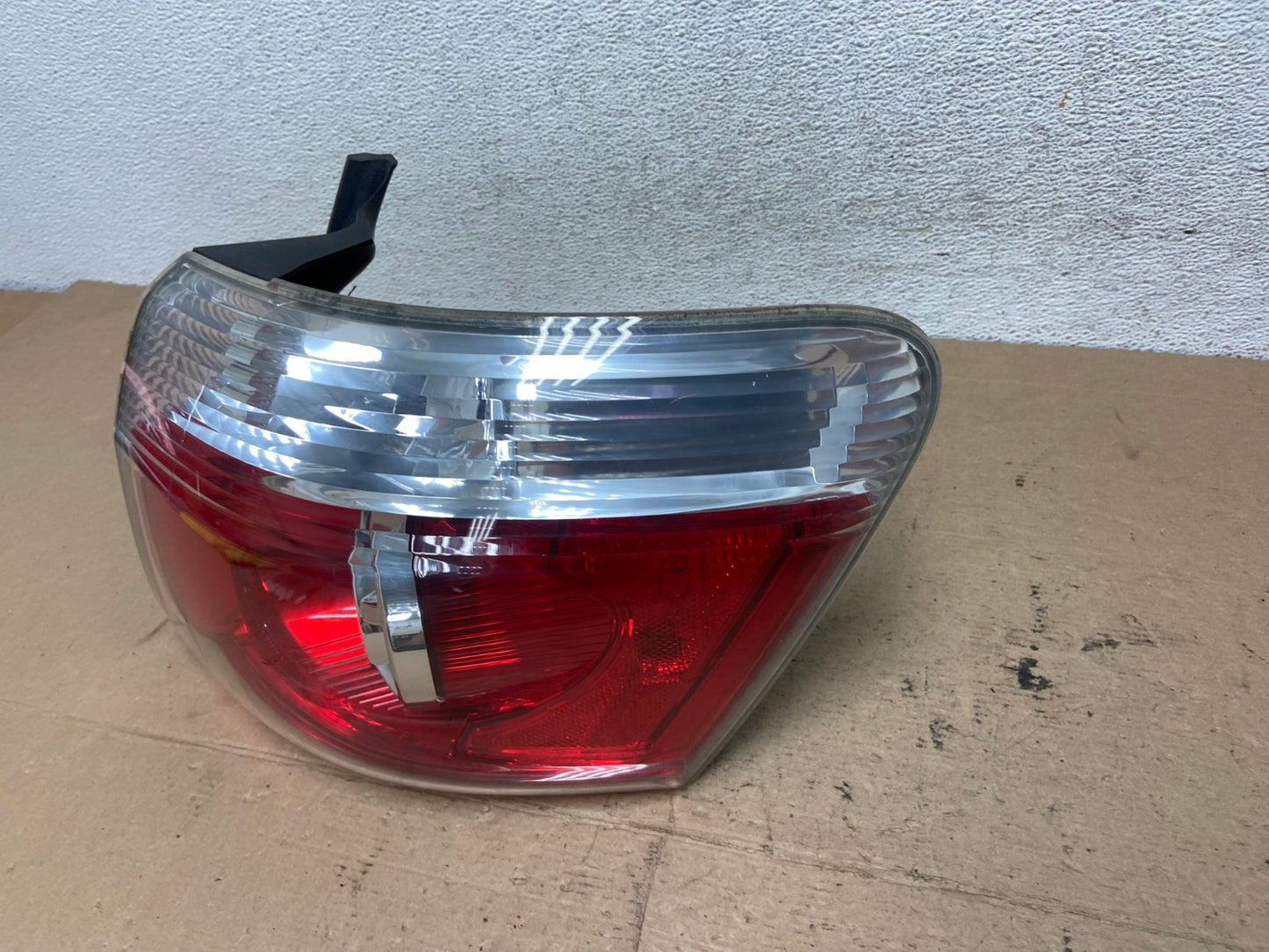 2007 to 2012 GMC Acadia Halogen Tail Light Right Passenger RH Side AF4863 LK1
