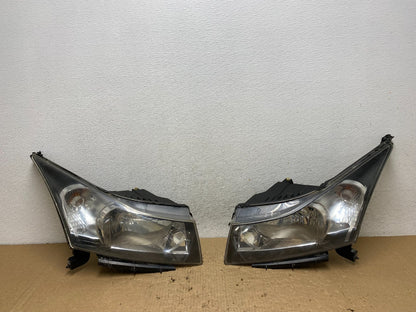 2011 to 2015 Chevrolet Cruze Halogen Left+Right Set Headlights AF8210 DW0