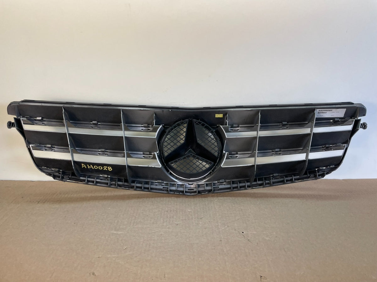 2008-2011 Mercedes-Benz W204 C300 C350 Front Grille Grill Aftermarket AH0028 DG4