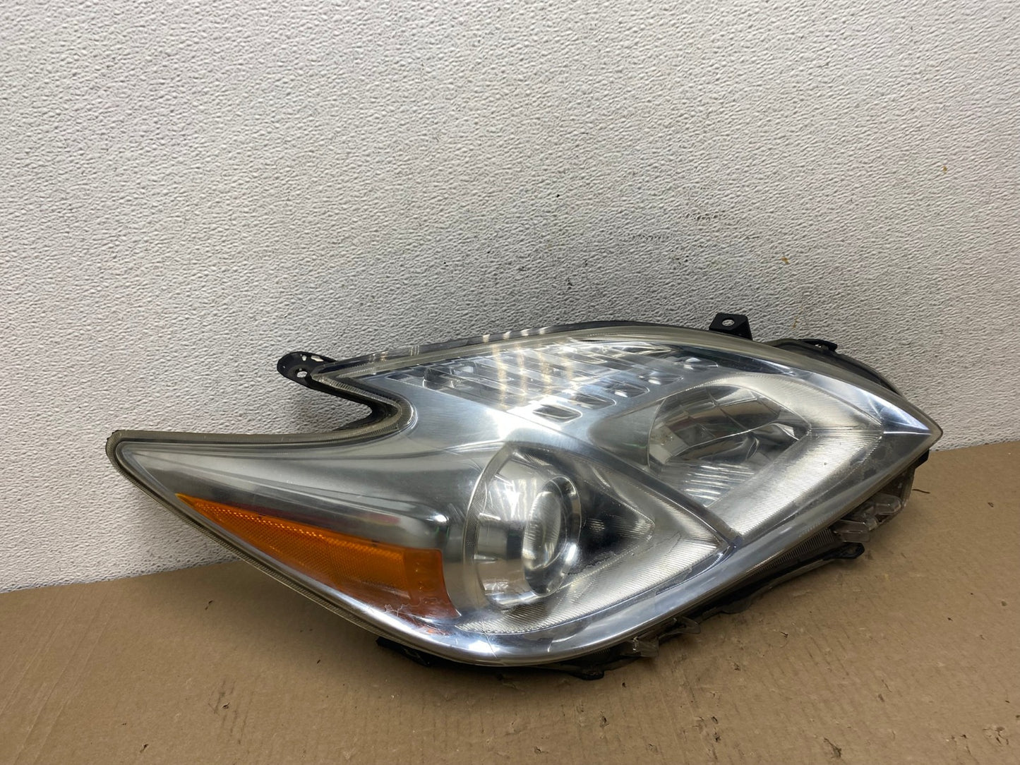 2010 - 2011 Toyota Prius Right Passenger Rh Blue Halogen Headlight AE9582 LK0