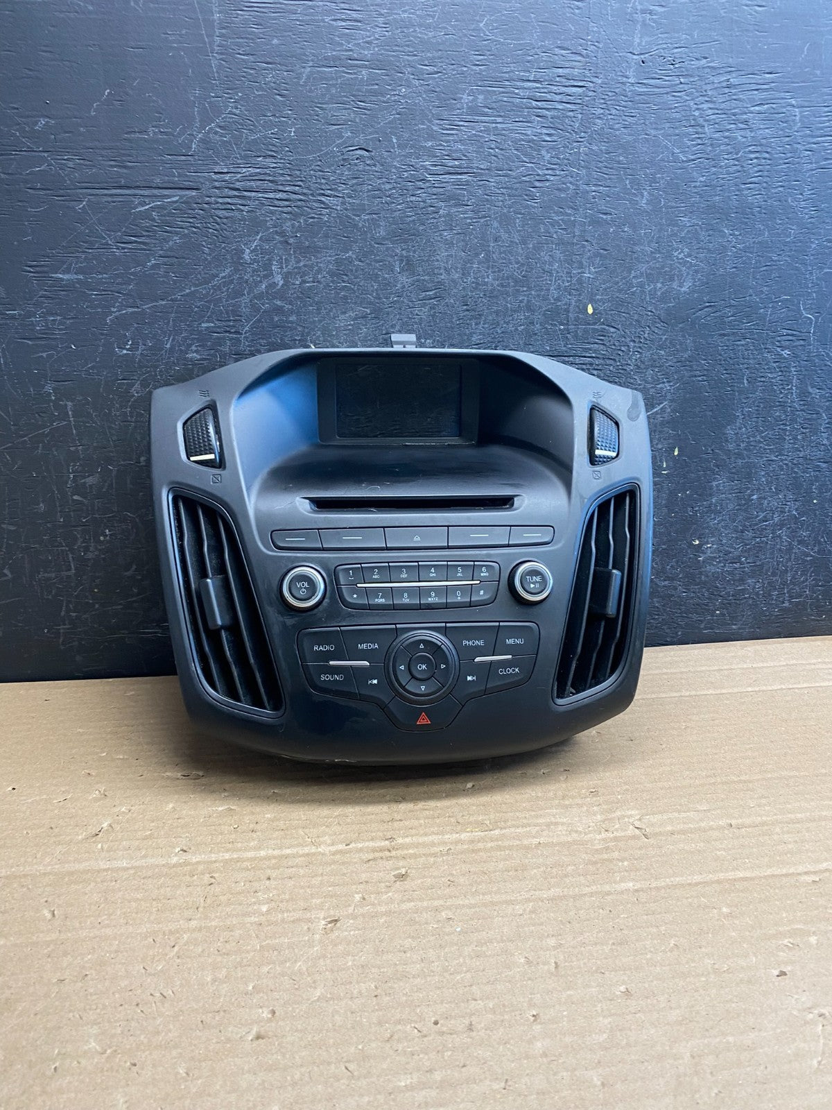 2015 to 2018 Ford Focus Center Radio Stereo Control Unit Trim ag0169 DG0