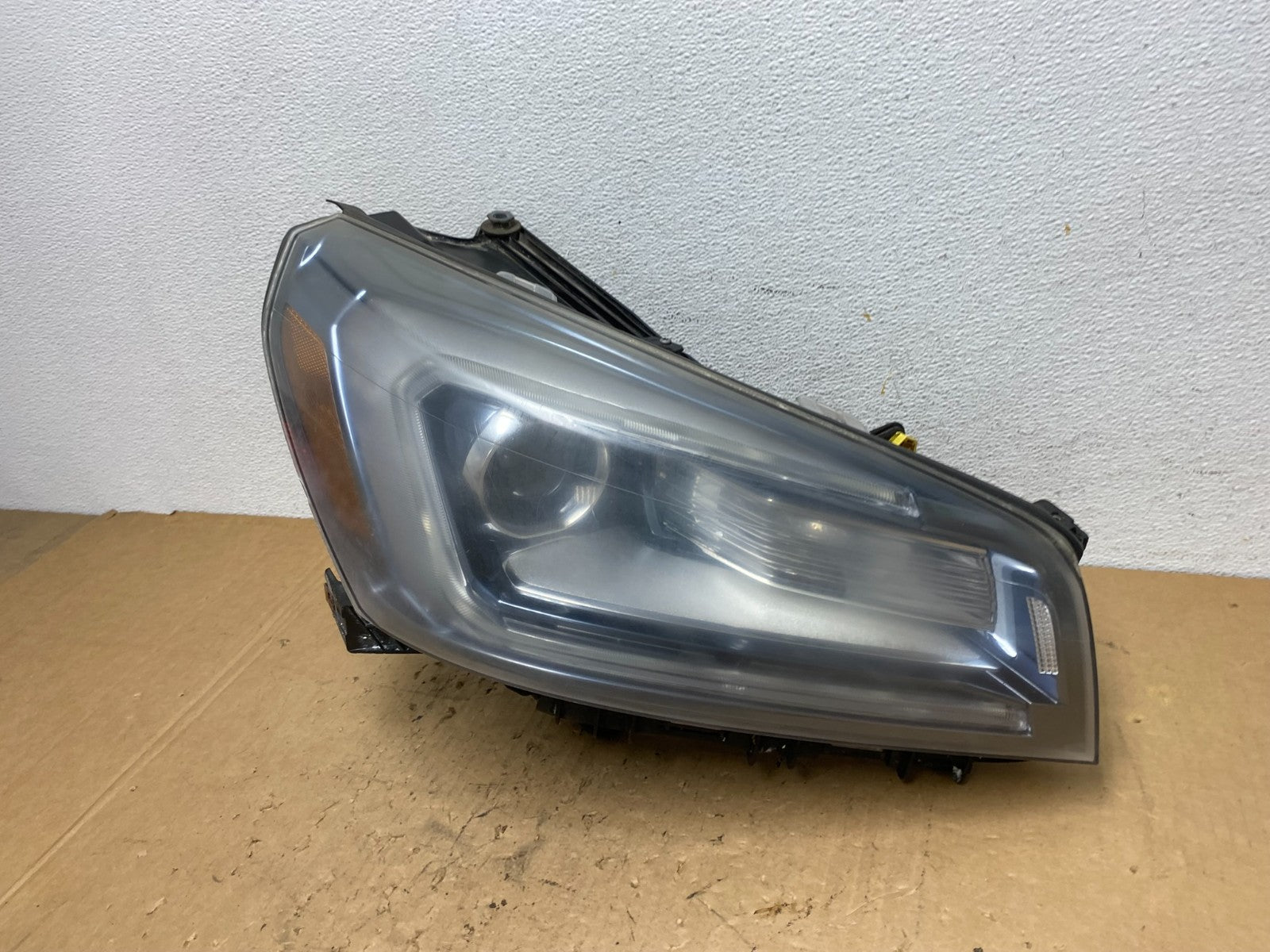 2013-2016 Gmc Acadia Right Passenger RH Side Led Halogen Headlight AD3749 DW1