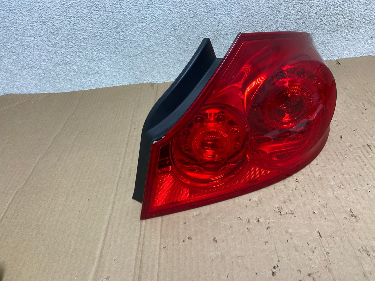 2007 to 2013 Infiniti G35 G37 Sedan Right Passenger Rh Tail Light AE9023 LK2