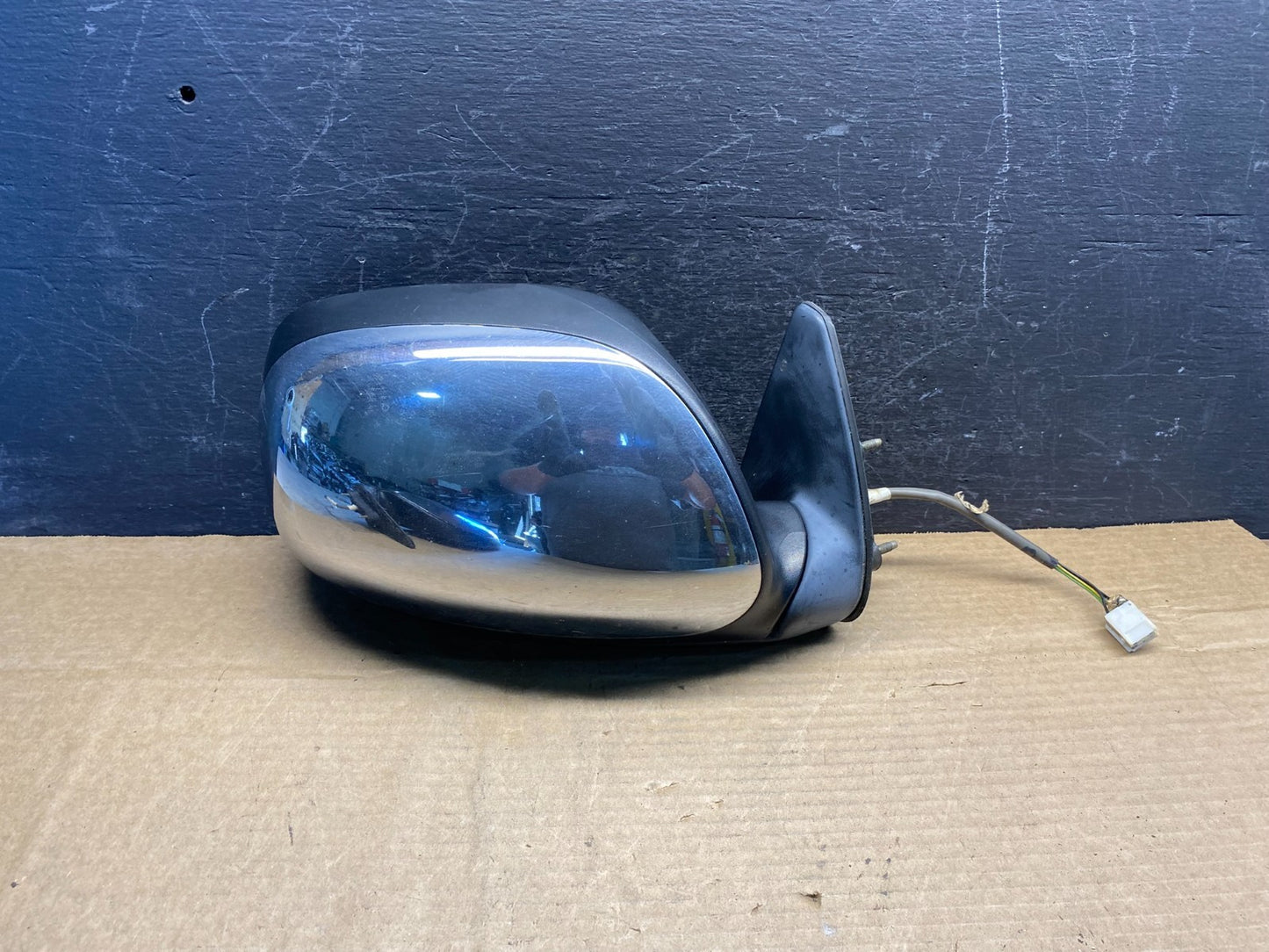 2000 to 2006 Toyota Tundra Right Passenger RH Side Door View Mirror AD9740 DW0