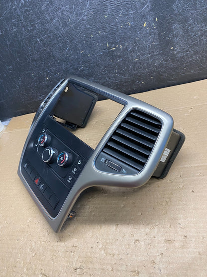 2011-2013 Jeep Grand Cherokee Center Radio Climate Control Bezel Vent AG8364 DG3