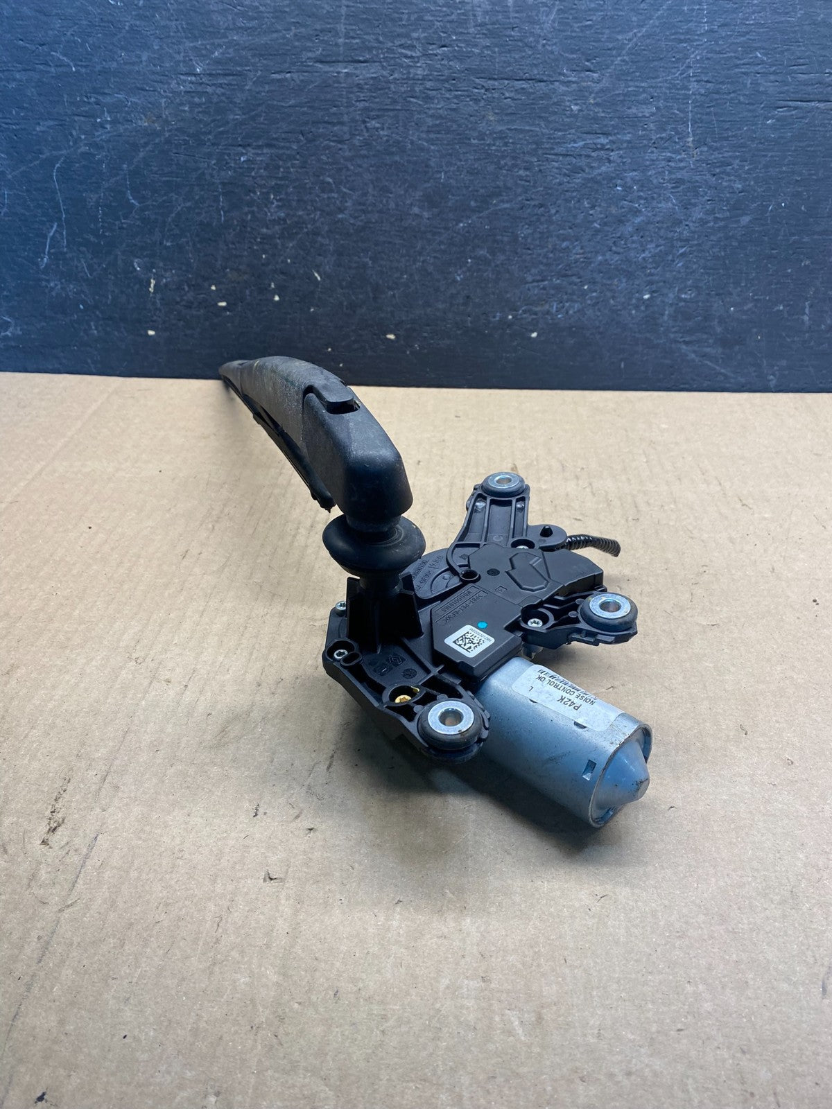 2013-2020 Nissan Pathfinder Back Door Rear Wiper Motor Wiper Blade AG9663 DG4