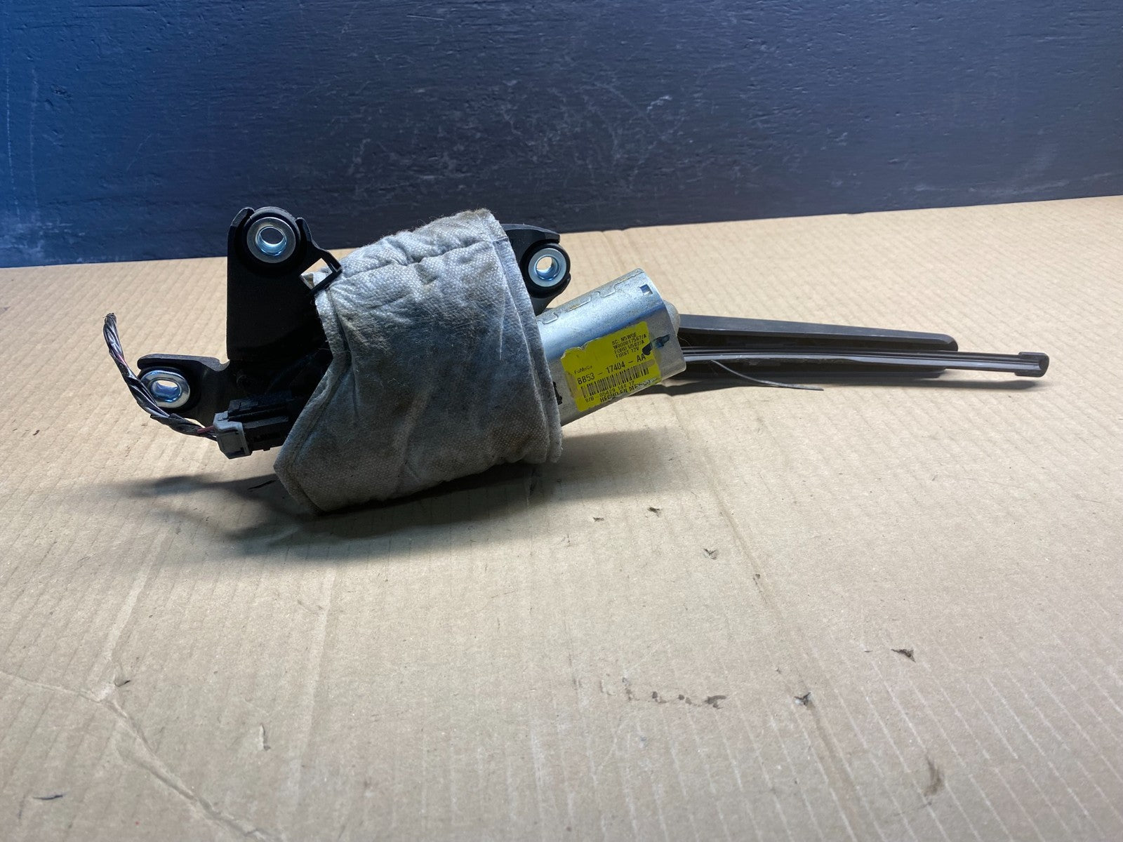 2011 to 2019 Ford Explorer Rear Windshield Wiper Motor OEM AC0864 DG5