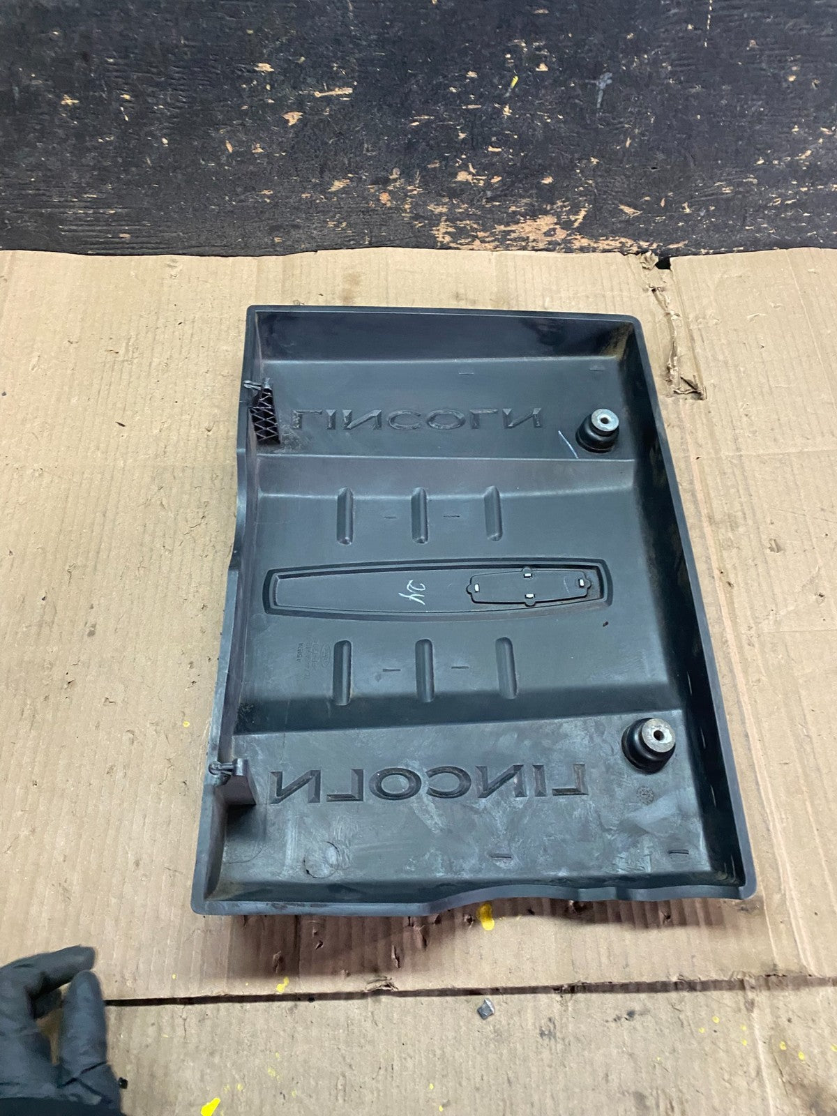 2007 to 2014 Lincoln Navigator 5.4L V8 Engine Motor Cover w4869 DG6