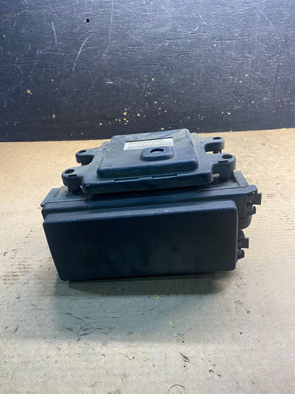 2006 Jeep Grand Cherokee Integrated Power Fuse Box Body Control Module AA3008 DG5
