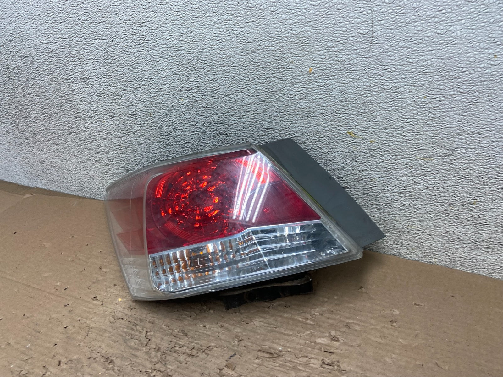 2008 to 2012 Honda Accord Sedan Tail light Left Driver LH Side AB1728 DW1